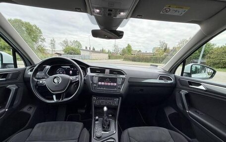 Volkswagen Tiguan II, 2017 год, 2 100 000 рублей, 9 фотография