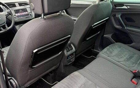 Volkswagen Tiguan II, 2017 год, 2 100 000 рублей, 13 фотография
