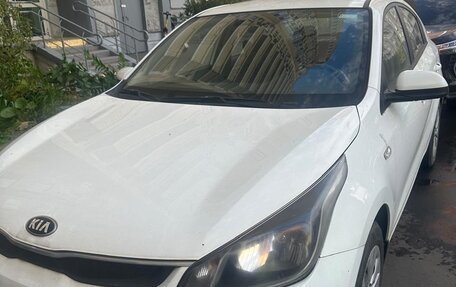 KIA Rio IV, 2019 год, 1 200 000 рублей, 3 фотография