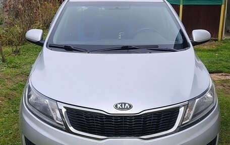 KIA Rio III рестайлинг, 2014 год, 999 999 рублей, 1 фотография