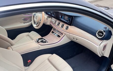 Mercedes-Benz E-Класс, 2018 год, 3 800 000 рублей, 14 фотография
