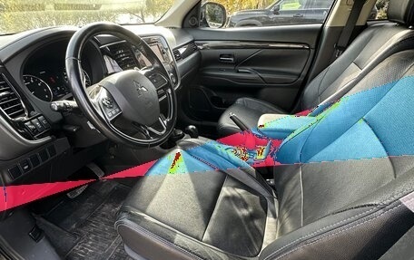 Mitsubishi Outlander III рестайлинг 3, 2016 год, 2 000 050 рублей, 12 фотография