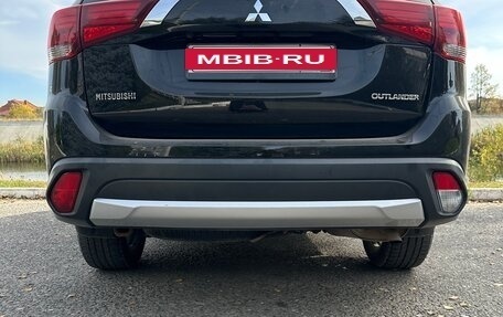 Mitsubishi Outlander III рестайлинг 3, 2016 год, 2 000 050 рублей, 6 фотография