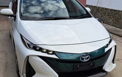 Toyota Prius IV XW50, 2017 год, 1 600 000 рублей, 1 фотография