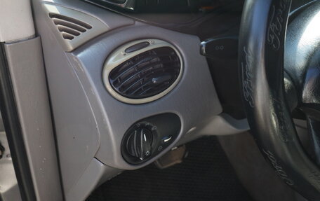 Ford Focus IV, 2002 год, 258 753 рублей, 12 фотография
