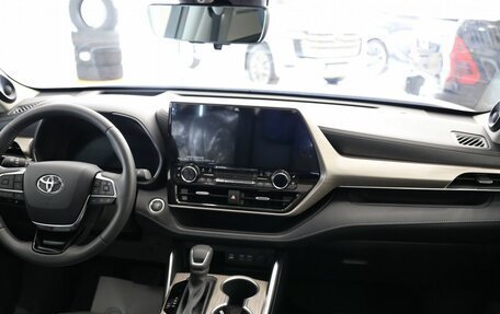 Toyota Highlander, 2025 год, 6 500 000 рублей, 23 фотография