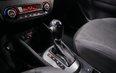 KIA Rio III рестайлинг, 2015 год, 989 000 рублей, 17 фотография