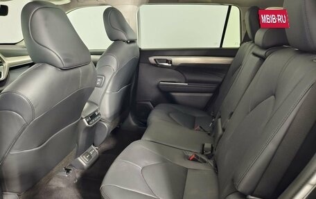 Toyota Highlander, 2024 год, 6 590 000 рублей, 17 фотография