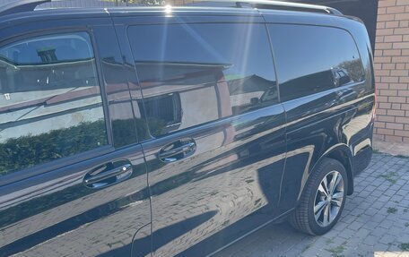 Mercedes-Benz V-Класс, 2018 год, 4 900 000 рублей, 3 фотография