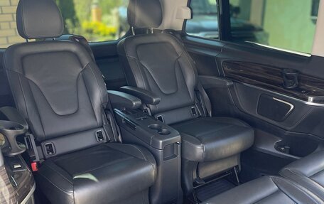 Mercedes-Benz V-Класс, 2018 год, 4 900 000 рублей, 9 фотография