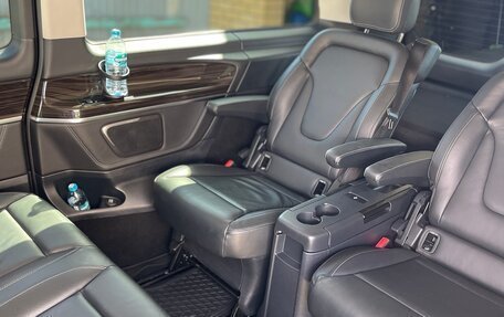 Mercedes-Benz V-Класс, 2018 год, 4 900 000 рублей, 11 фотография