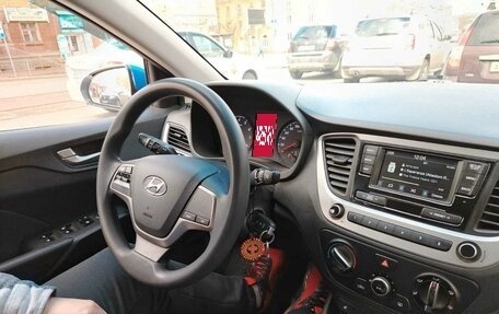 Hyundai Solaris II рестайлинг, 2018 год, 1 200 000 рублей, 4 фотография