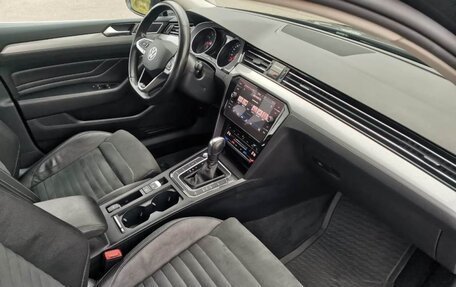 Volkswagen Passat B8 рестайлинг, 2021 год, 2 250 000 рублей, 13 фотография
