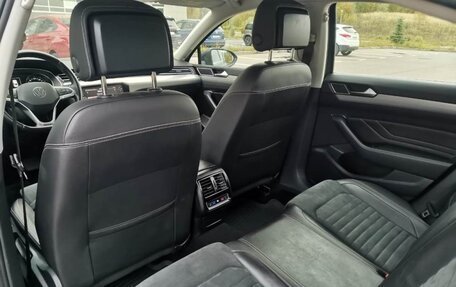 Volkswagen Passat B8 рестайлинг, 2021 год, 2 250 000 рублей, 19 фотография