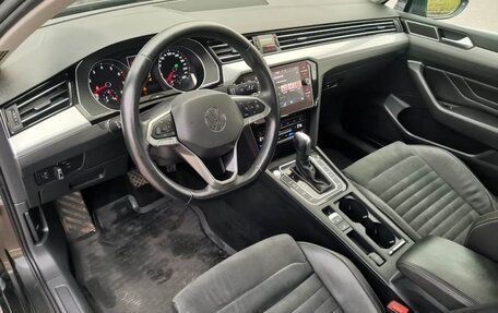 Volkswagen Passat B8 рестайлинг, 2021 год, 2 250 000 рублей, 25 фотография