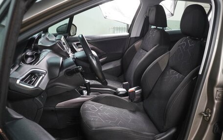 Peugeot 2008 II, 2014 год, 899 000 рублей, 10 фотография