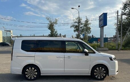 Honda Stepwgn, 2022 год, 2 680 000 рублей, 6 фотография