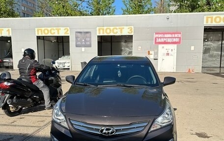Hyundai Solaris II рестайлинг, 2015 год, 1 200 000 рублей, 4 фотография