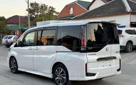 Honda Stepwgn IV, 2018 год, 1 600 000 рублей, 3 фотография