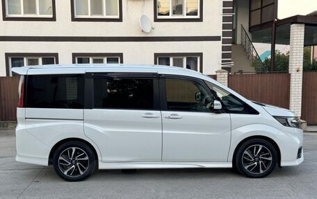 Honda Stepwgn IV, 2018 год, 1 600 000 рублей, 6 фотография