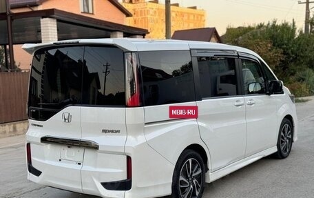 Honda Stepwgn IV, 2018 год, 1 600 000 рублей, 5 фотография