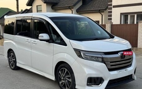 Honda Stepwgn IV, 2018 год, 1 600 000 рублей, 7 фотография