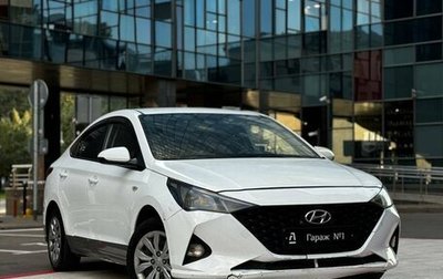 Hyundai Solaris II рестайлинг, 2021 год, 855 000 рублей, 1 фотография
