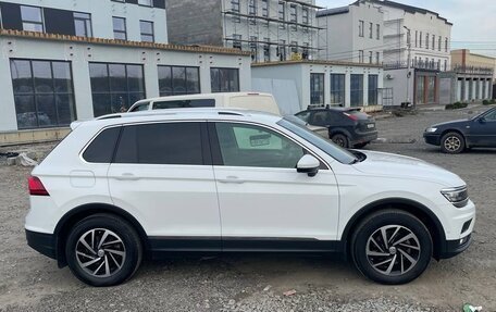 Volkswagen Tiguan II, 2019 год, 2 490 000 рублей, 2 фотография