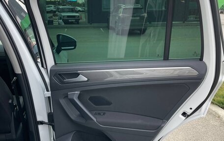 Volkswagen Tiguan II, 2019 год, 2 490 000 рублей, 15 фотография
