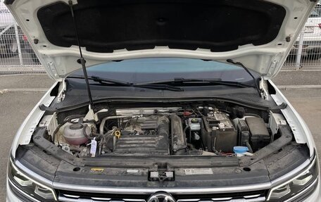 Volkswagen Tiguan II, 2019 год, 2 490 000 рублей, 18 фотография