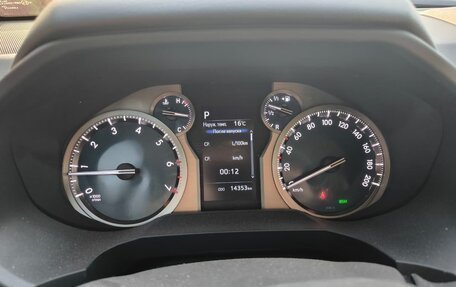 Toyota Land Cruiser Prado 150 рестайлинг 2, 2021 год, 8 000 000 рублей, 9 фотография