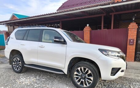 Toyota Land Cruiser Prado 150 рестайлинг 2, 2021 год, 8 000 000 рублей, 5 фотография