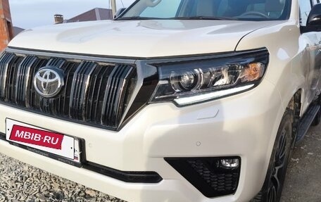 Toyota Land Cruiser Prado 150 рестайлинг 2, 2021 год, 8 000 000 рублей, 2 фотография