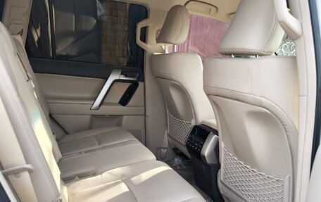 Toyota Land Cruiser Prado 150 рестайлинг 2, 2021 год, 8 000 000 рублей, 22 фотография