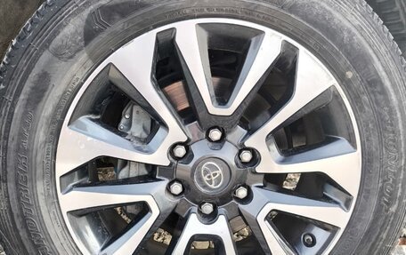 Toyota Land Cruiser Prado 150 рестайлинг 2, 2021 год, 8 000 000 рублей, 31 фотография