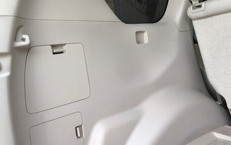 Toyota Land Cruiser Prado 150 рестайлинг 2, 2021 год, 8 000 000 рублей, 30 фотография