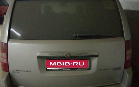 Chrysler Voyager IV, 2008 год, 1 750 000 рублей, 2 фотография