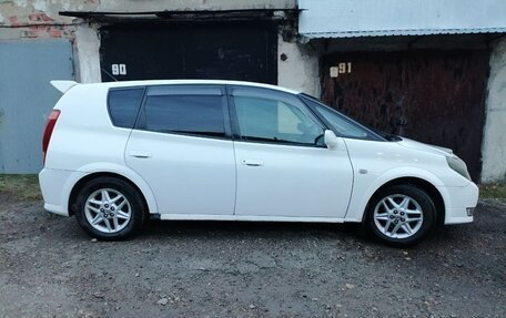 Toyota Opa I рестайлинг, 2000 год, 385 000 рублей, 1 фотография