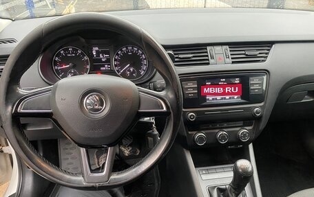 Skoda Octavia, 2015 год, 900 000 рублей, 7 фотография