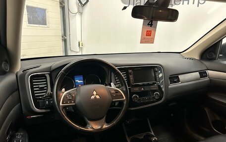 Mitsubishi Outlander III рестайлинг 3, 2013 год, 1 199 000 рублей, 6 фотография