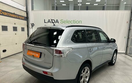 Mitsubishi Outlander III рестайлинг 3, 2013 год, 1 199 000 рублей, 3 фотография