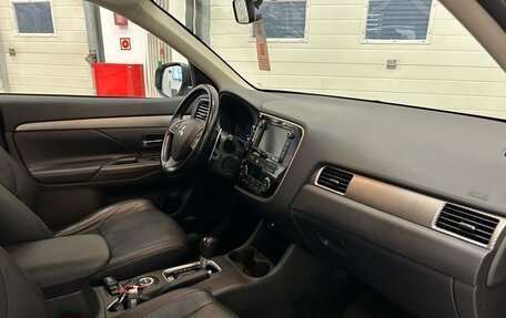 Mitsubishi Outlander III рестайлинг 3, 2013 год, 1 199 000 рублей, 7 фотография