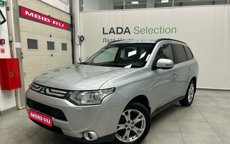 Mitsubishi Outlander III рестайлинг 3, 2013 год, 1 199 000 рублей, 1 фотография