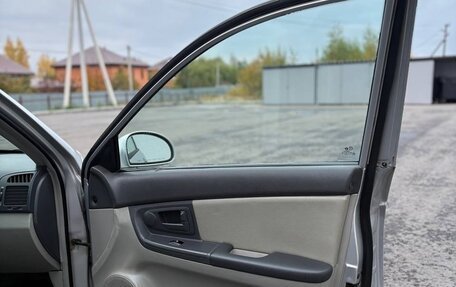 KIA Cerato I, 2005 год, 280 000 рублей, 24 фотография