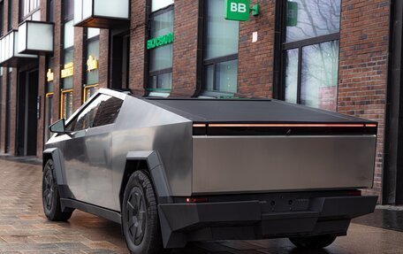 Tesla Cybertruck, 2024 год, 22 000 000 рублей, 4 фотография