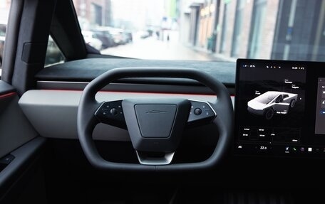 Tesla Cybertruck, 2024 год, 22 000 000 рублей, 12 фотография