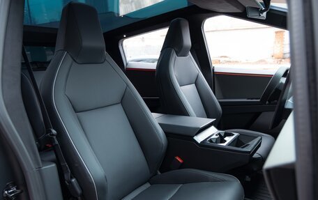 Tesla Cybertruck, 2024 год, 22 000 000 рублей, 20 фотография