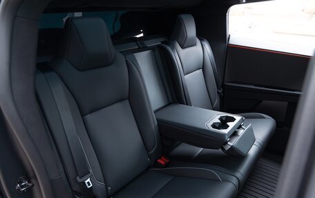 Tesla Cybertruck, 2024 год, 22 000 000 рублей, 21 фотография