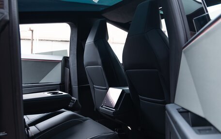 Tesla Cybertruck, 2024 год, 22 000 000 рублей, 24 фотография