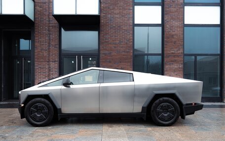 Tesla Cybertruck, 2024 год, 22 000 000 рублей, 29 фотография